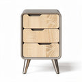 Table de chevet en bois clair avec trois tiroirs en MDF gris 55 x 40 x 70cm